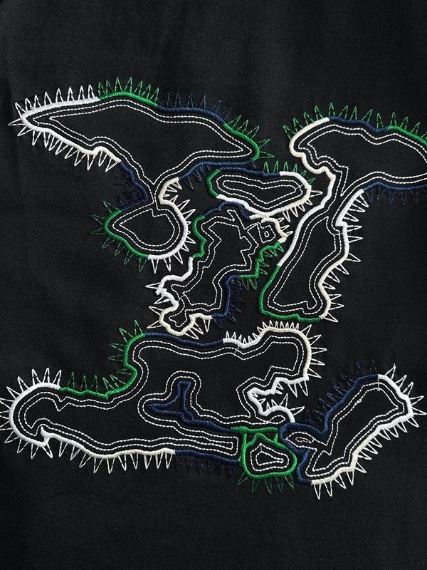 ブランドTシャツ着用イメージ